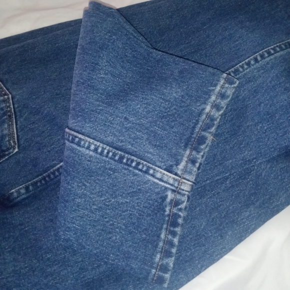 Wrangler - Picture 5 of 5